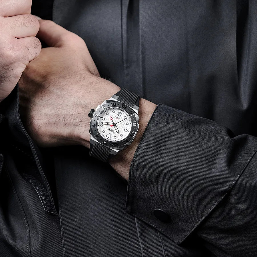 Tres zonas horarias para una lectura fácil de la hora